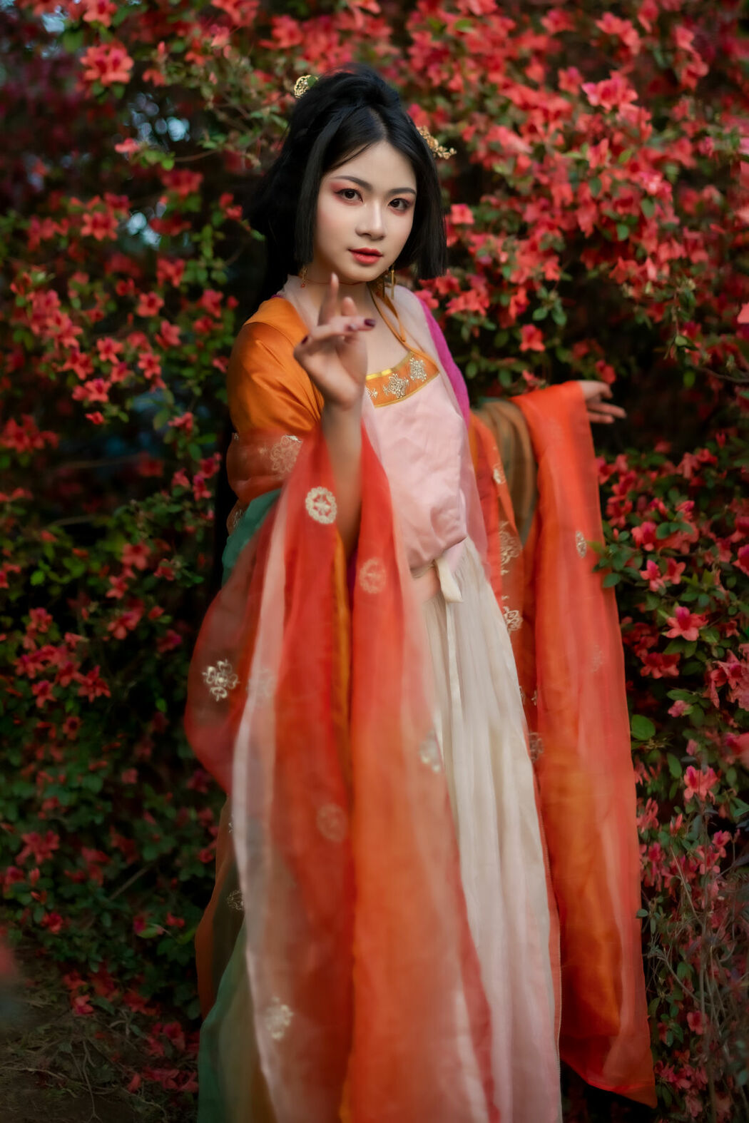 YiTuYu艺图语 Vol.8770 Ling Ji Chu De Mi Tuan (26P)