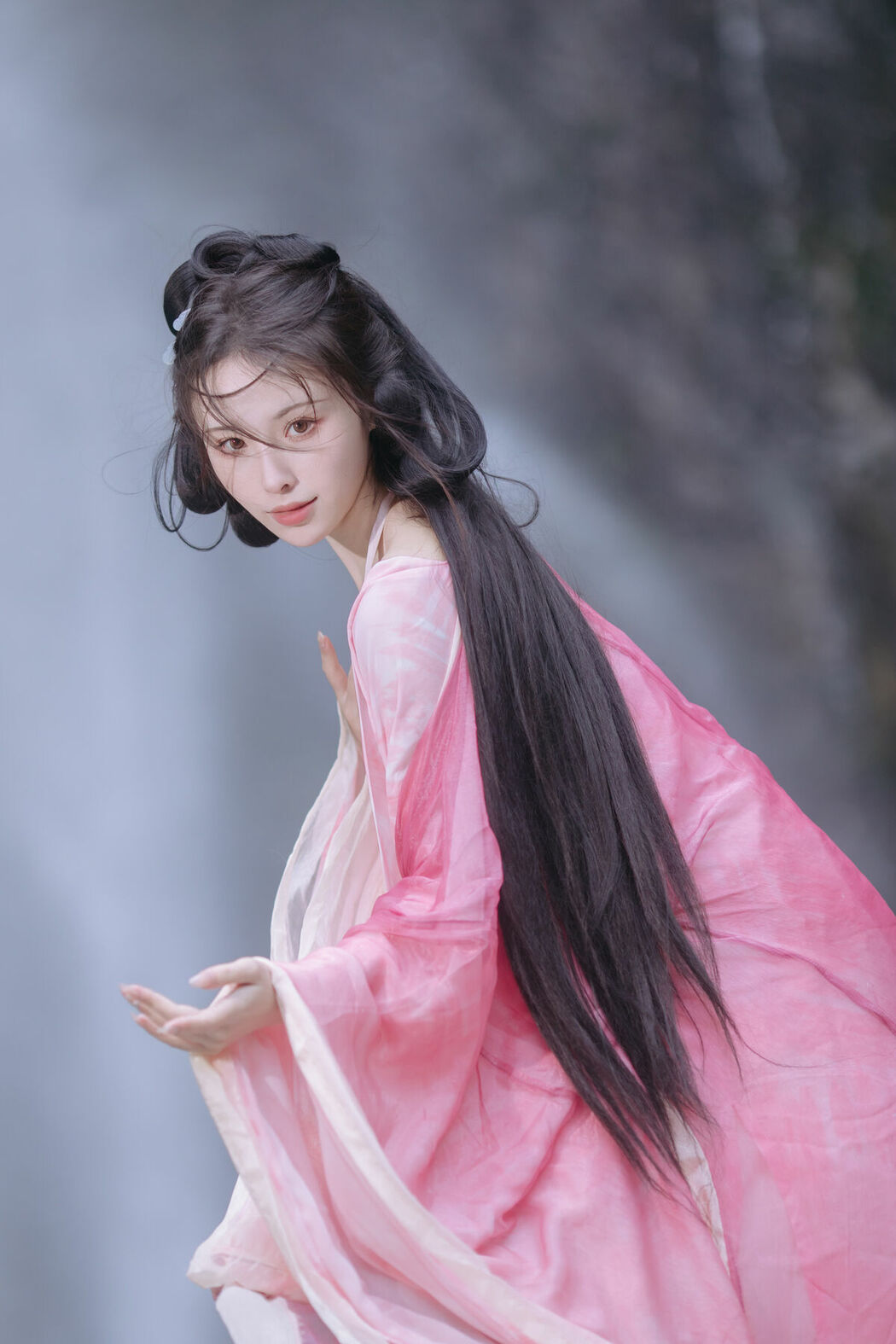 YiTuYu艺图语 Vol.8765 Yi Xiao Zhi Zhi Zhi Zhi (19P)