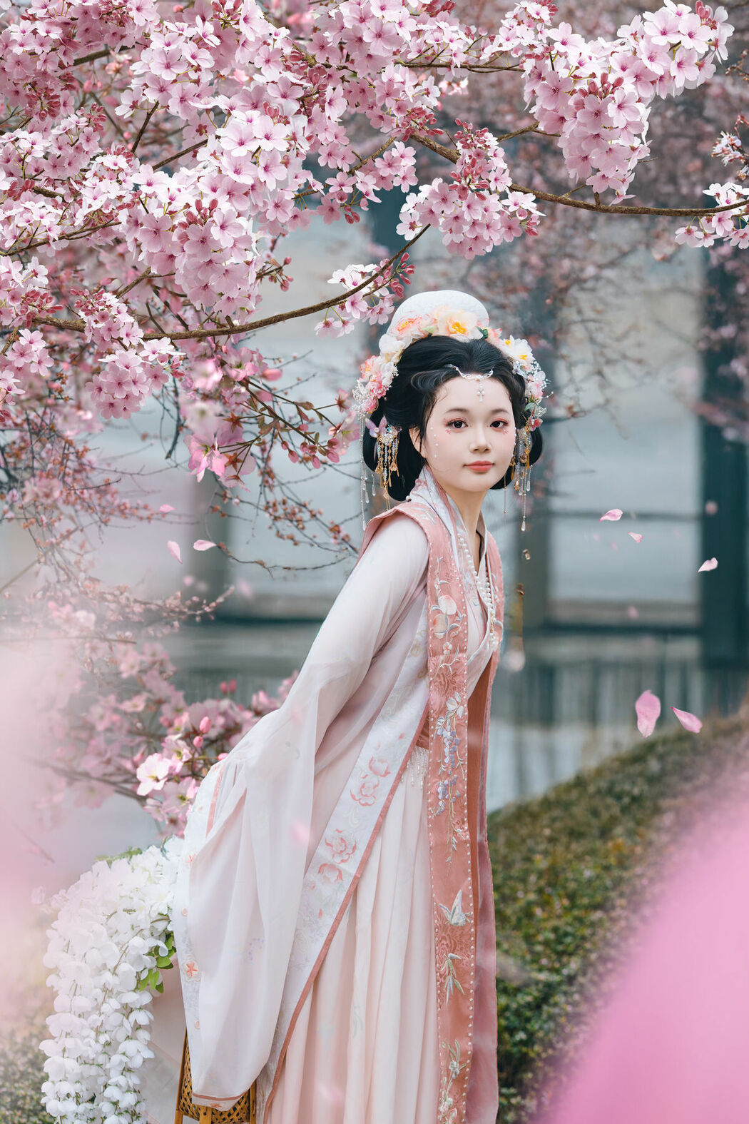 YiTuYu艺图语 Vol.8761 Jiao Tang Ma Qi Duo (16P)