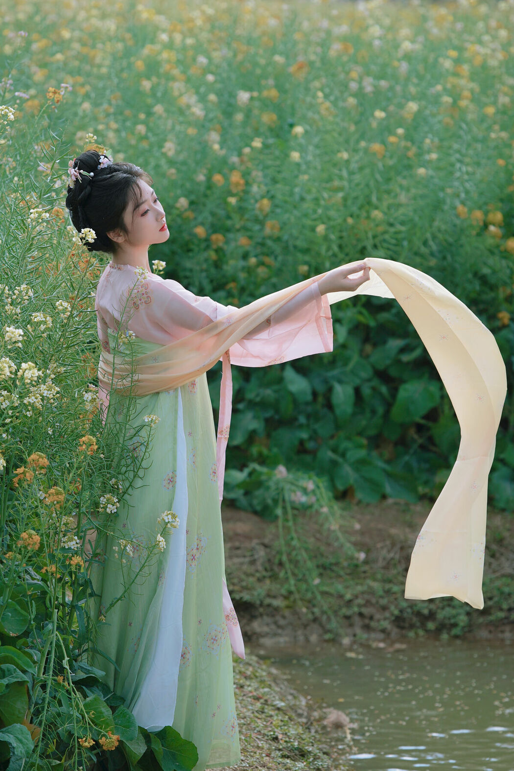 YiTuYu艺图语 Vol.8767 Xuan Wo Ming Zi (48P)