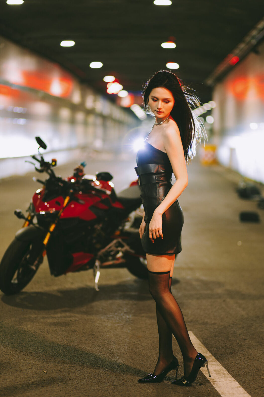 YiTuYu艺图语 Vol.8799 Yi Ming (14P)