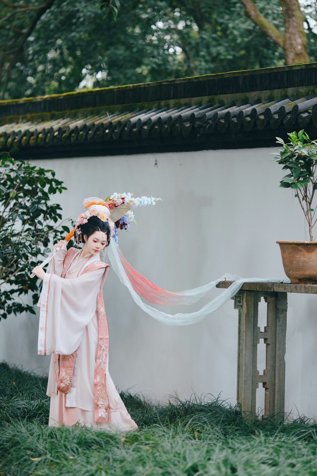 YiTuYu艺图语 Vol.8761 Jiao Tang Ma Qi Duo (16P)