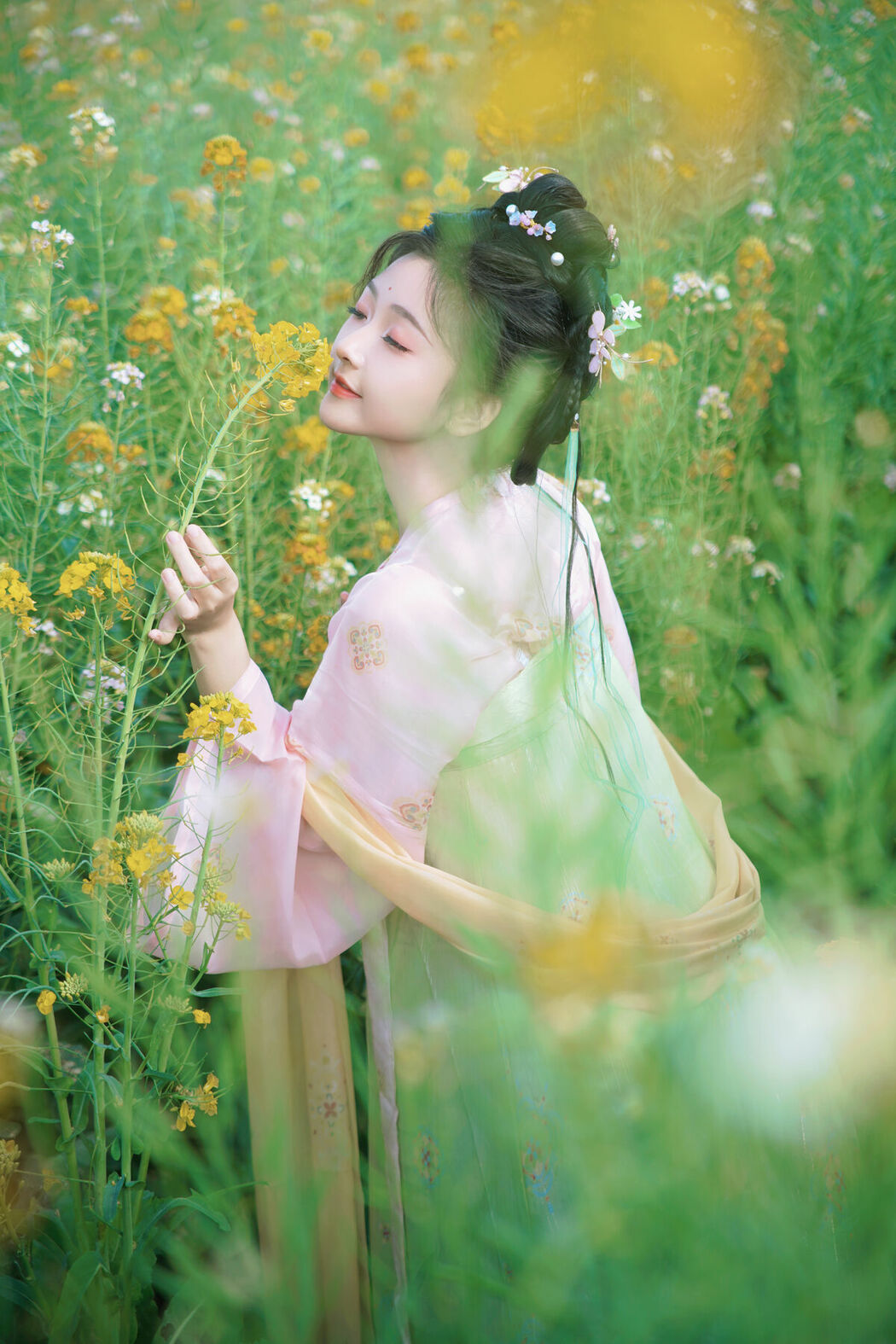 YiTuYu艺图语 Vol.8767 Xuan Wo Ming Zi (48P)