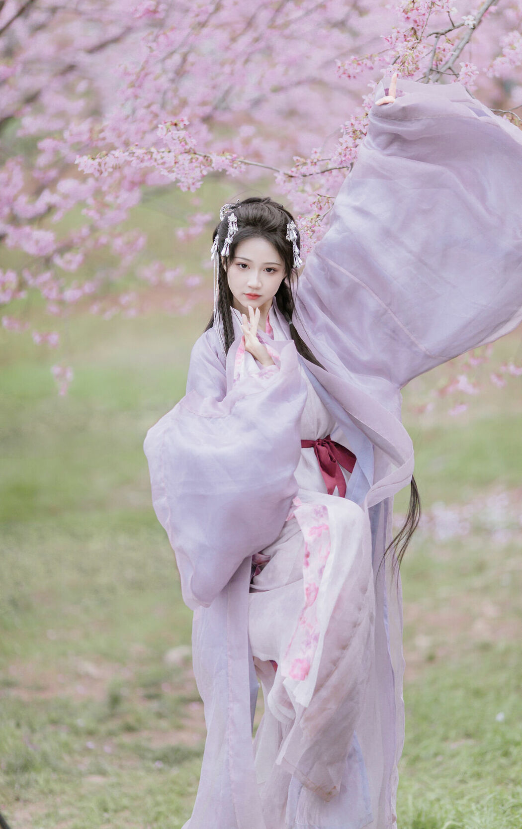 YiTuYu艺图语 Vol.8793 Qi Luo Sheng De Xiao Su Su (19P)