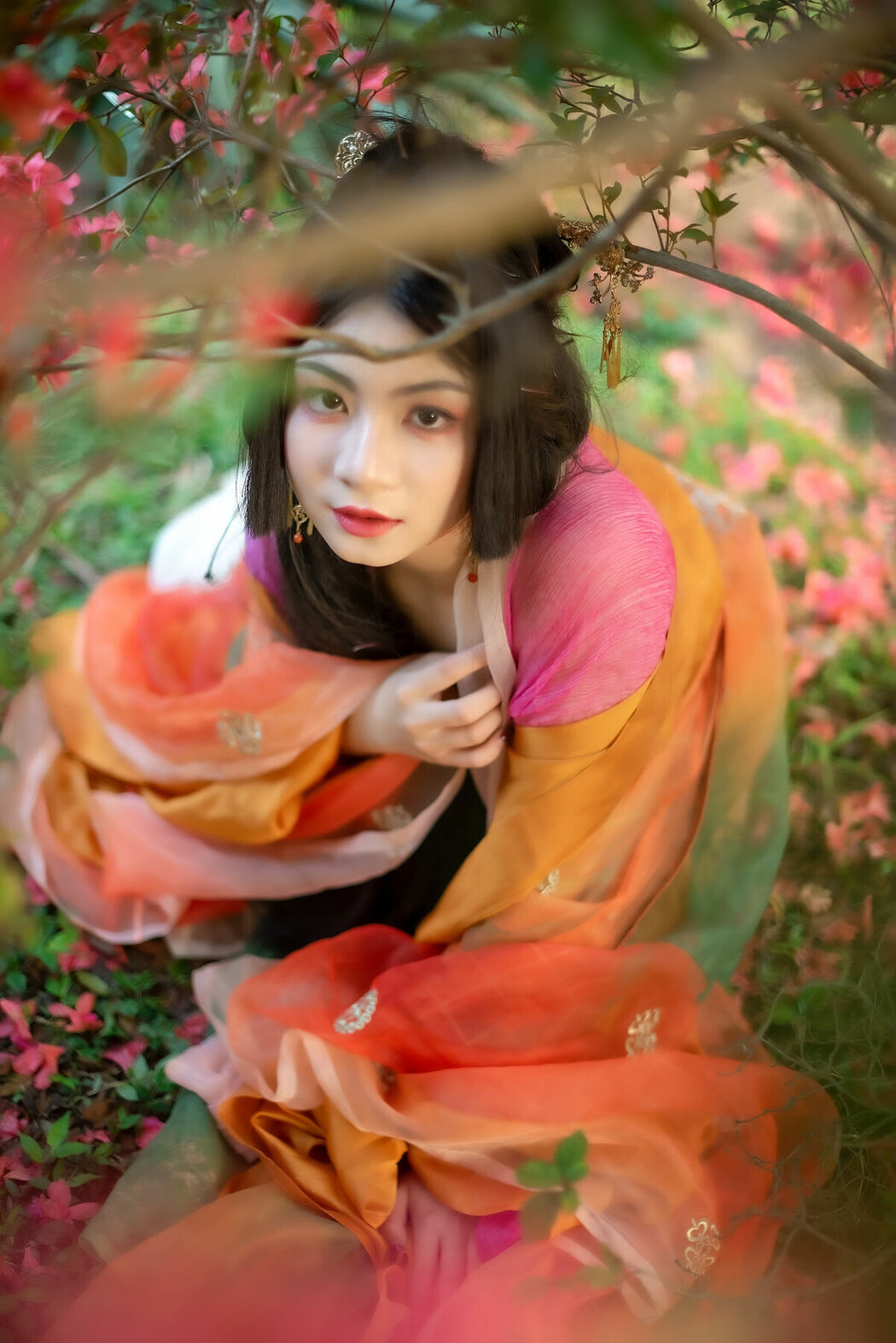 YiTuYu艺图语 Vol.8770 Ling Ji Chu De Mi Tuan (26P)