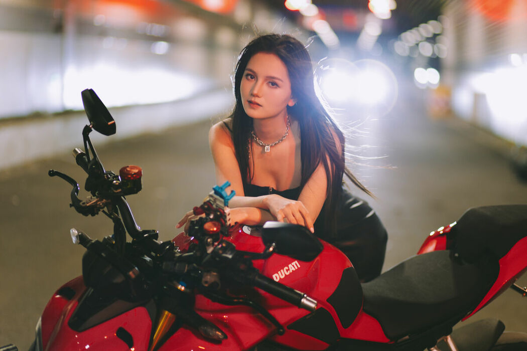 YiTuYu艺图语 Vol.8799 Yi Ming (14P)