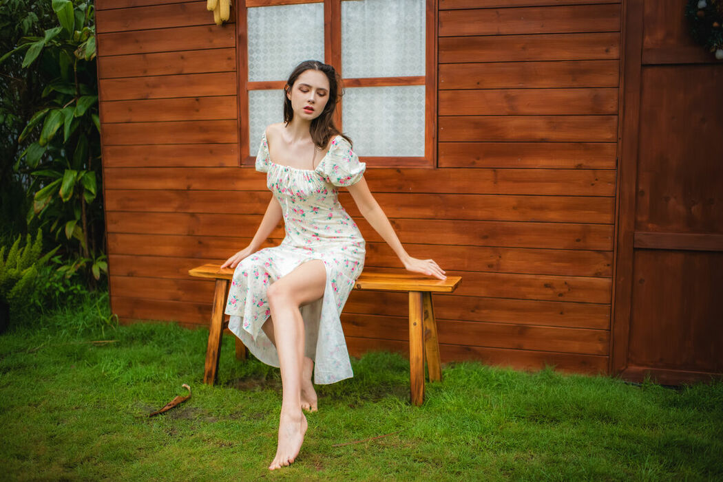 YiTuYu艺图语 Vol.8812 She Mi Tuo Wa (24P)