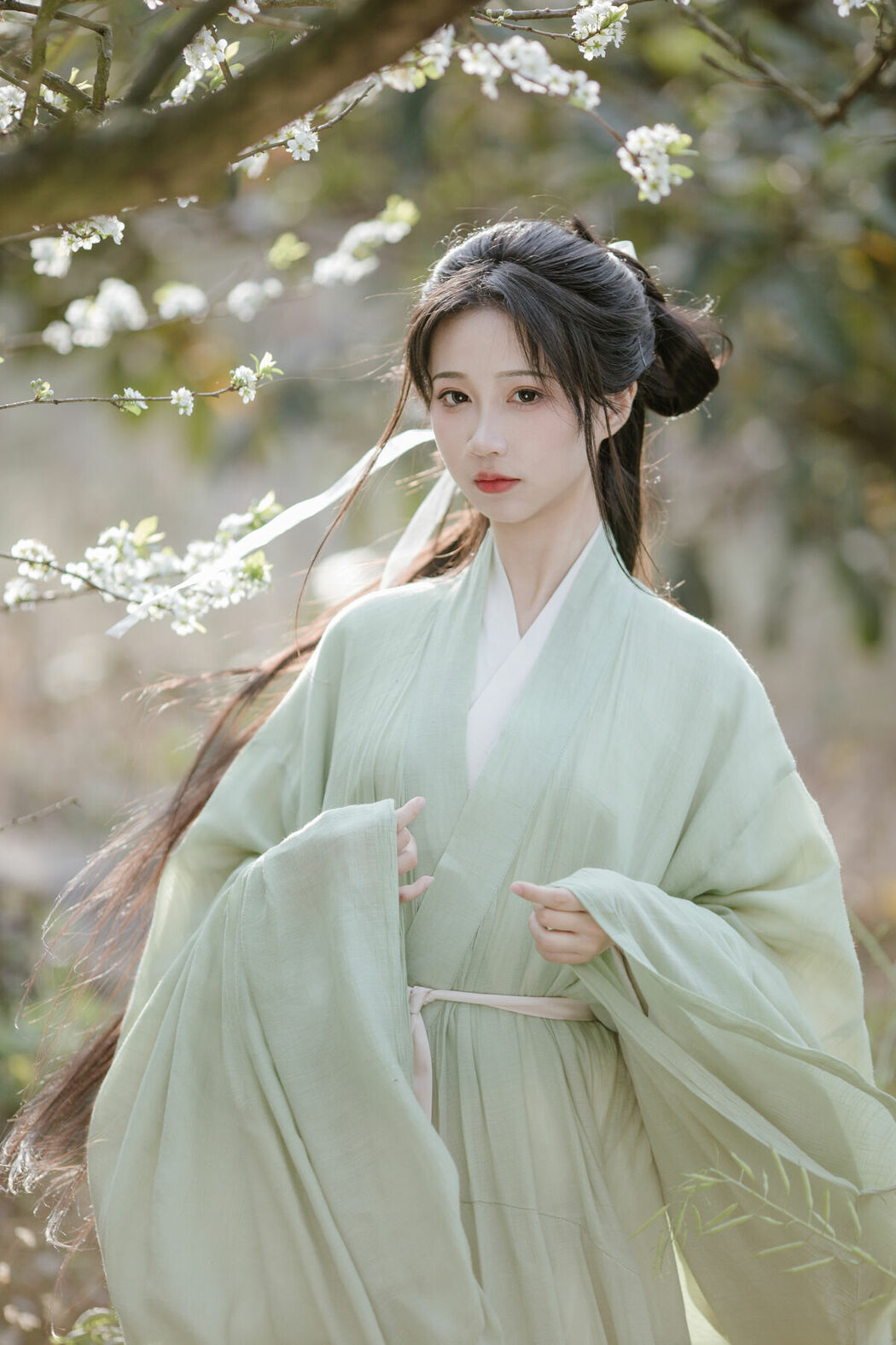 YiTuYu艺图语 Vol.8817 Qi Luo Sheng De Xiao Su Su (21P)