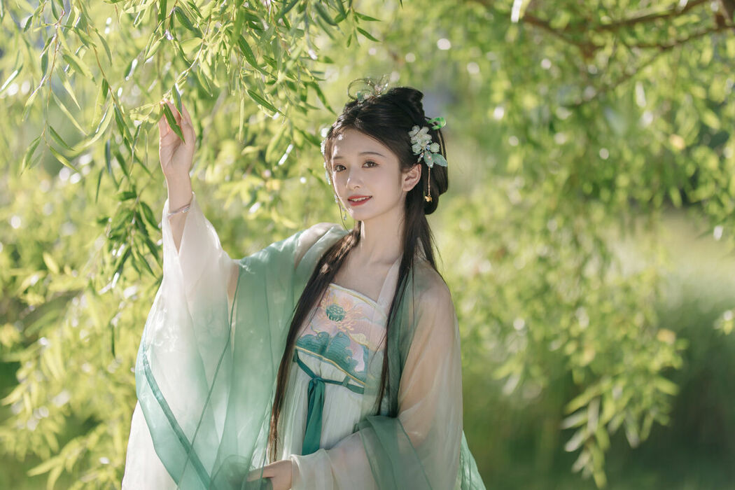 YiTuYu艺图语 Vol.8823 Chi Yan Zai Zhe Li (22P)