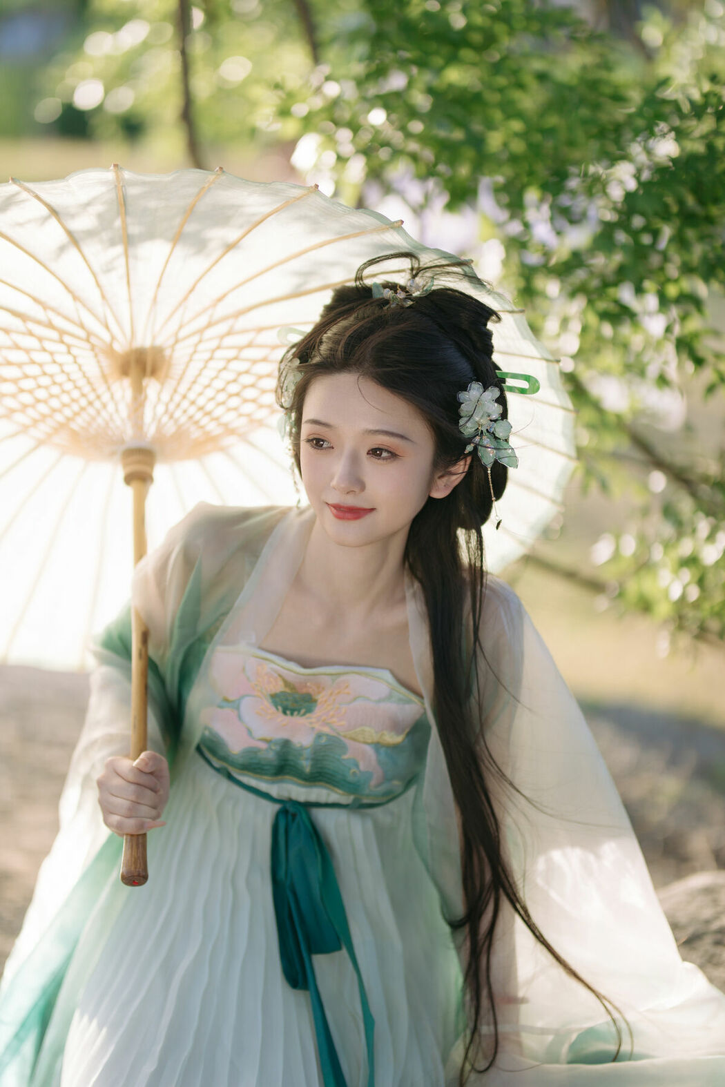 YiTuYu艺图语 Vol.8823 Chi Yan Zai Zhe Li (22P)