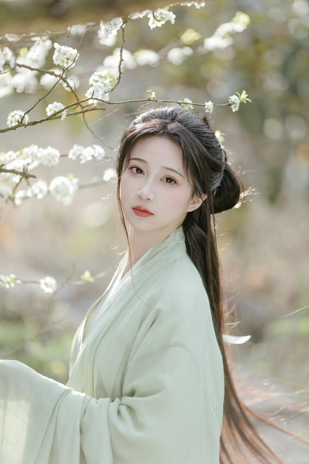 YiTuYu艺图语 Vol.8817 Qi Luo Sheng De Xiao Su Su (21P)