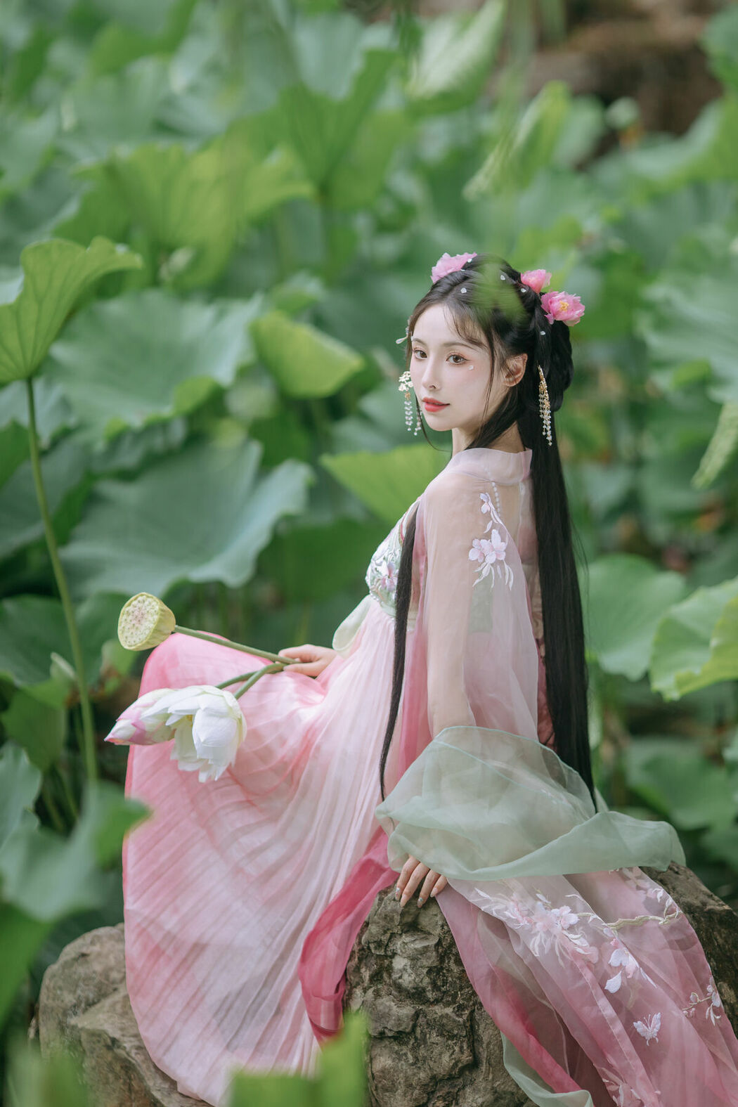 YiTuYu艺图语 Vol.8804 Yi Ming (21P)