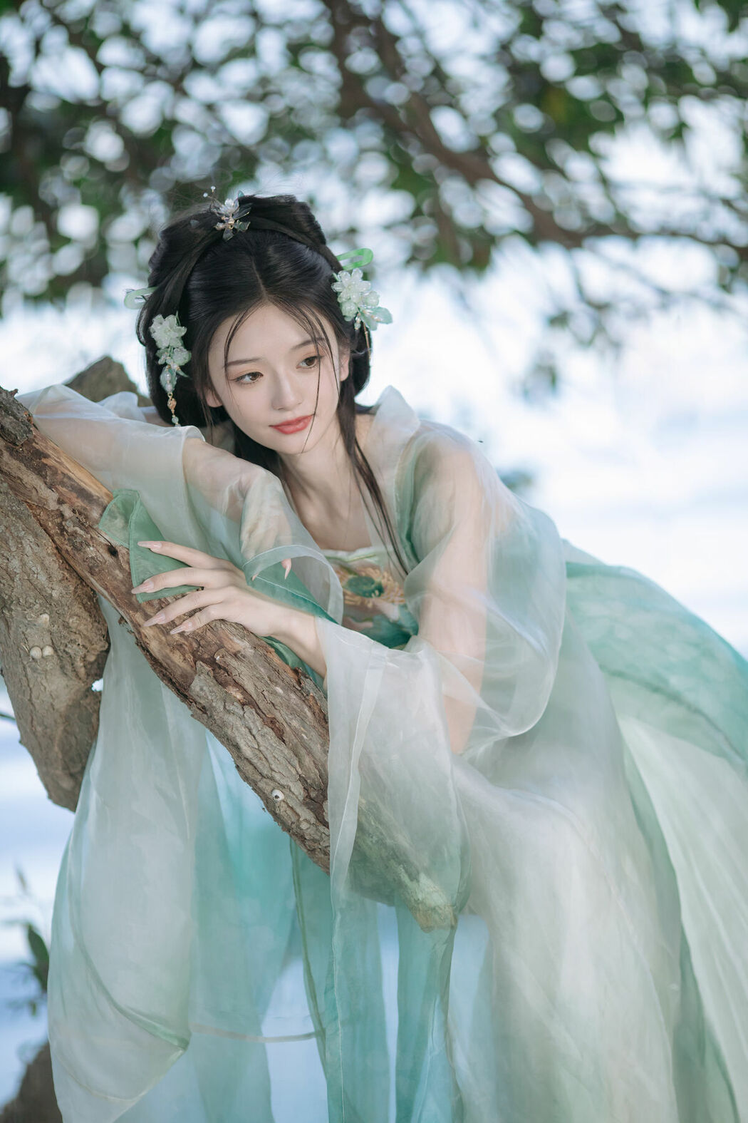 YiTuYu艺图语 Vol.8823 Chi Yan Zai Zhe Li (22P)