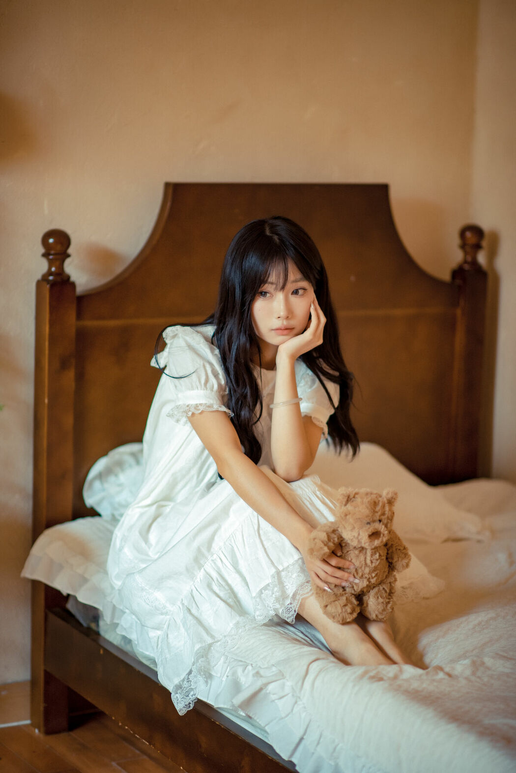 YiTuYu艺图语 Vol.8815 Nan Yi (25P)