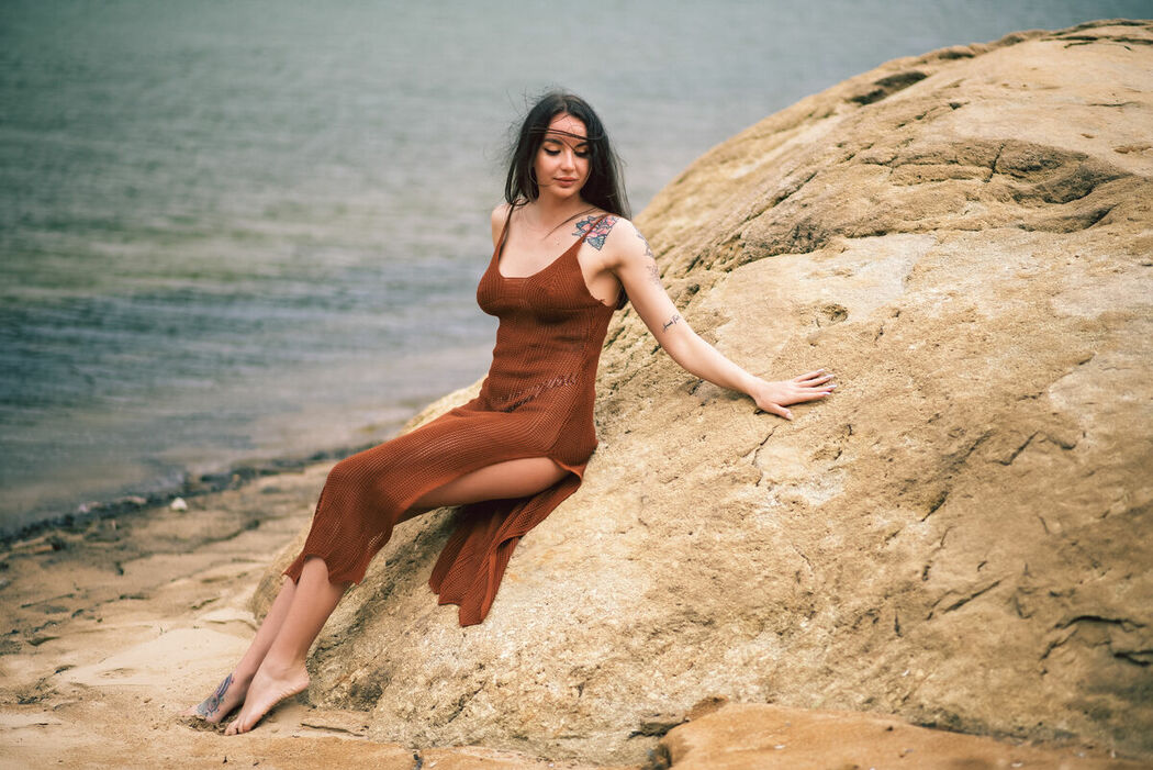 YiTuYu艺图语 Vol.8807 Kai Li (18P)