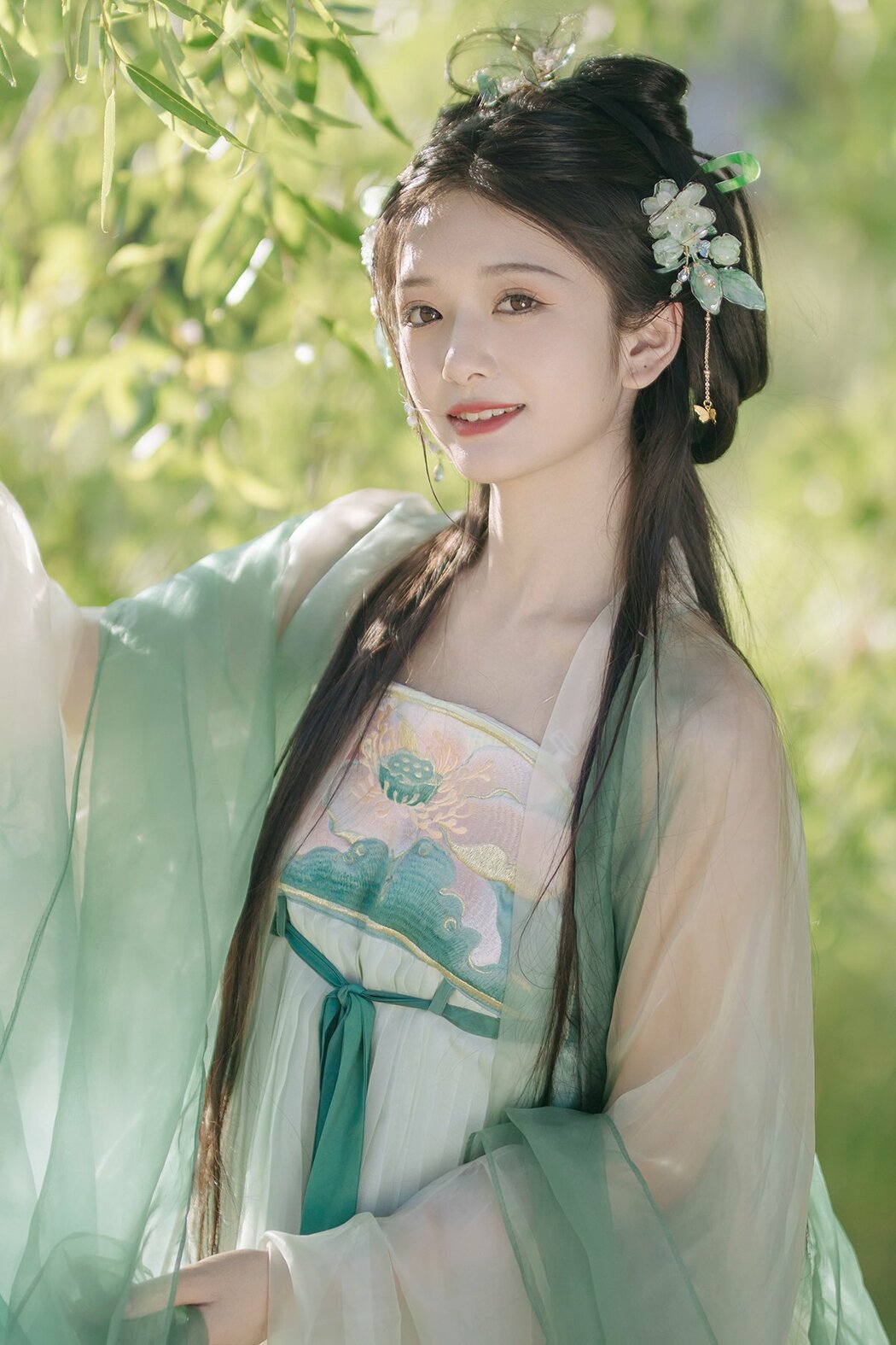 YiTuYu艺图语 Vol.8823 Chi Yan Zai Zhe Li (22P) Cover Photo