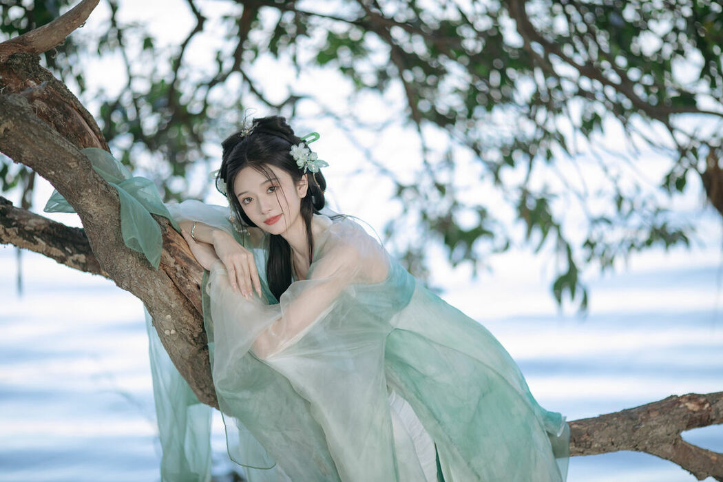 YiTuYu艺图语 Vol.8823 Chi Yan Zai Zhe Li (22P)