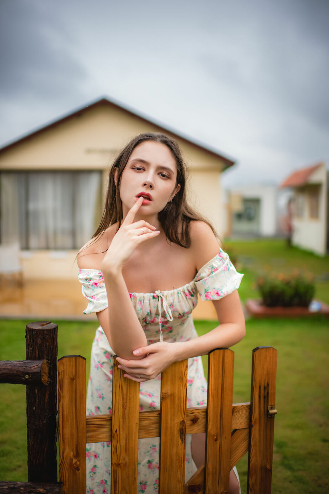 YiTuYu艺图语 Vol.8812 She Mi Tuo Wa (24P)