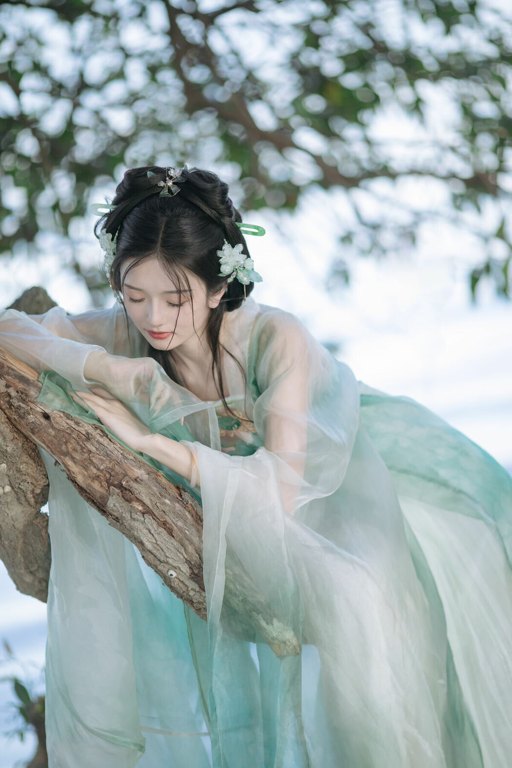 YiTuYu艺图语 Vol.8823 Chi Yan Zai Zhe Li (22P)