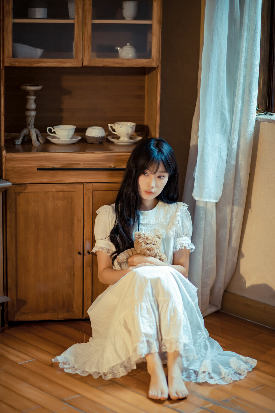 YiTuYu艺图语 Vol.8815 Nan Yi (25P)