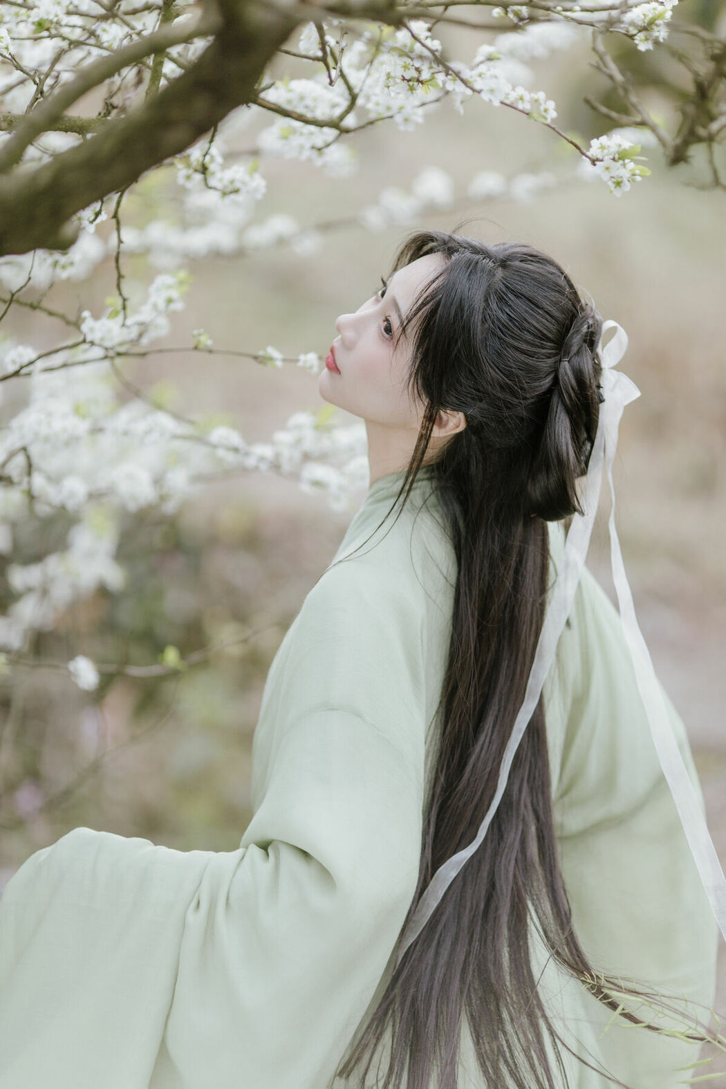 YiTuYu艺图语 Vol.8817 Qi Luo Sheng De Xiao Su Su (21P)