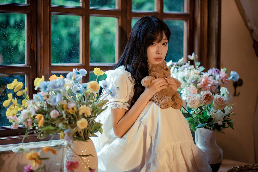 YiTuYu艺图语 Vol.8815 Nan Yi (25P)