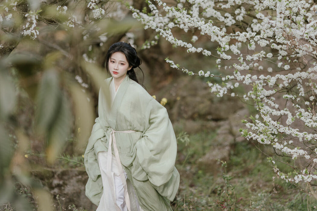 YiTuYu艺图语 Vol.8817 Qi Luo Sheng De Xiao Su Su (21P)