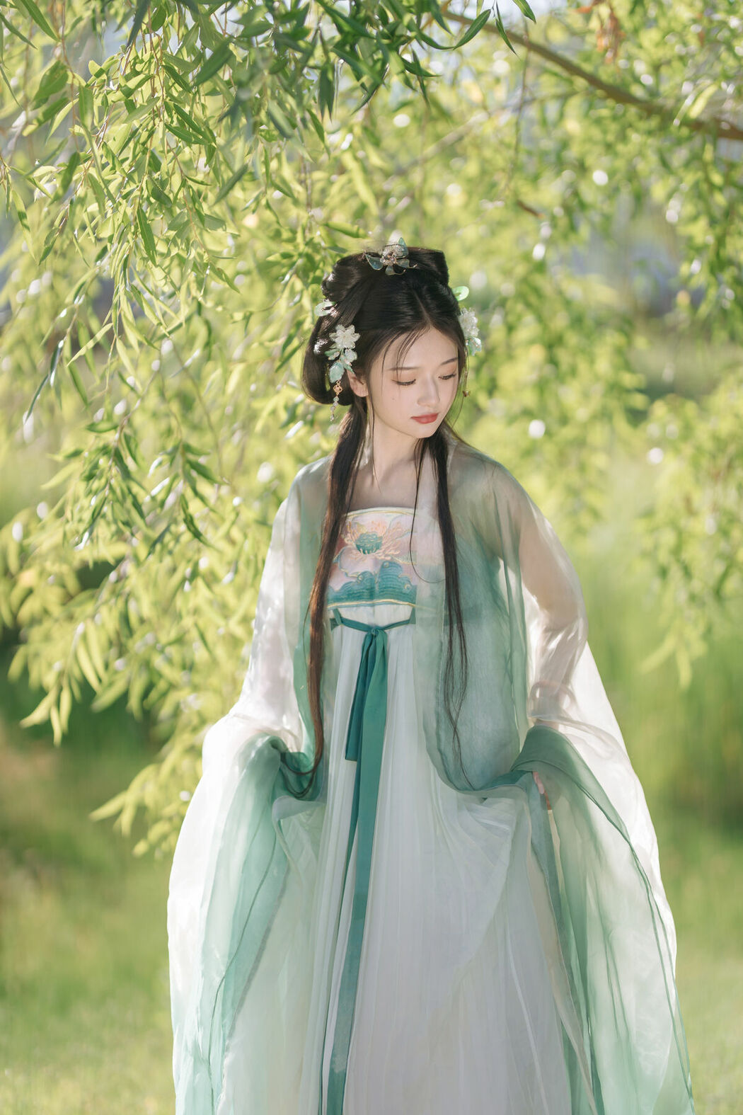 YiTuYu艺图语 Vol.8823 Chi Yan Zai Zhe Li (22P)