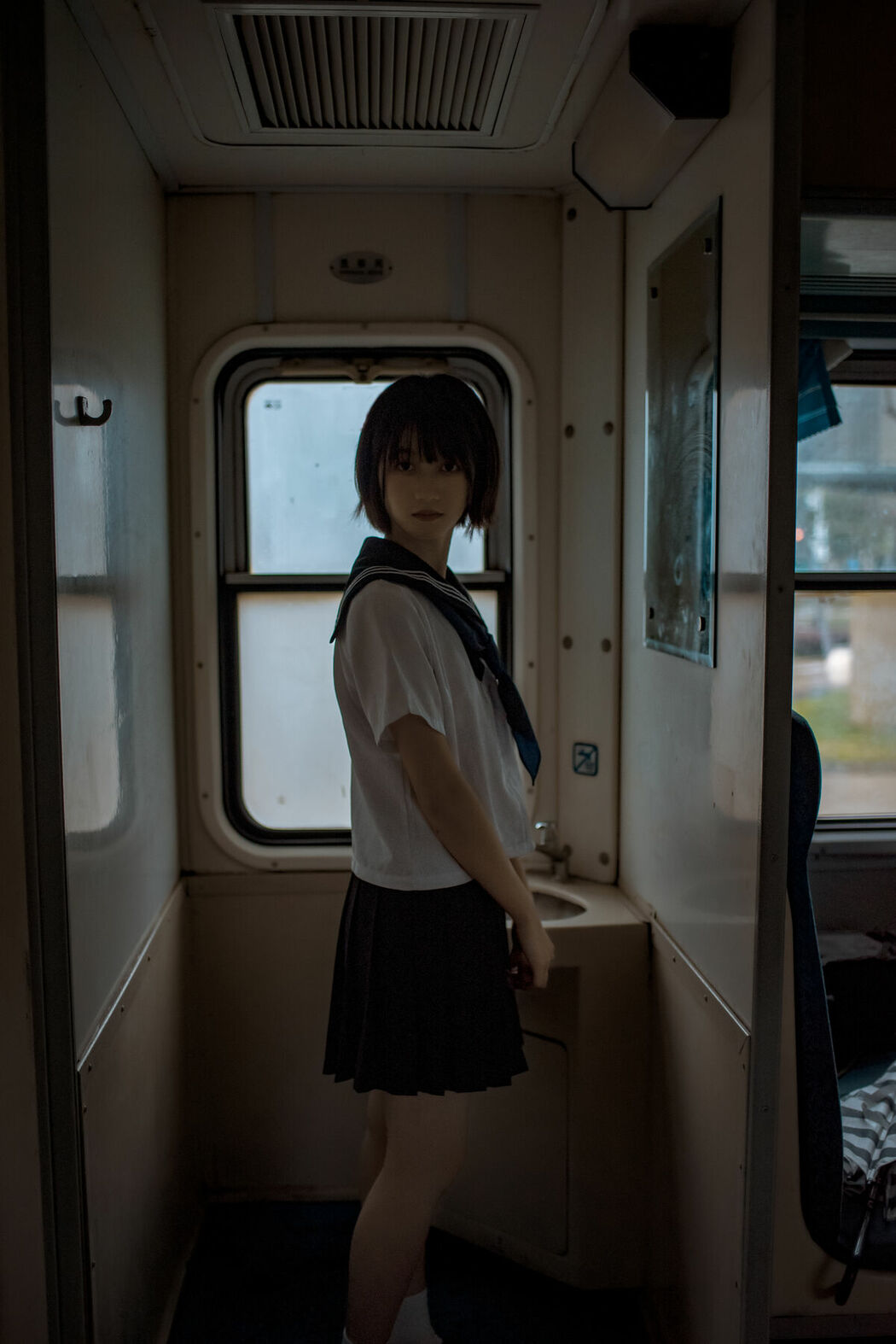 YiTuYu艺图语 Vol.8803 Yi Ming (37P)