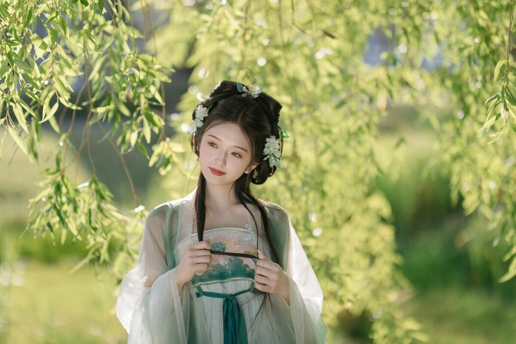 YiTuYu艺图语 Vol.8823 Chi Yan Zai Zhe Li (22P)