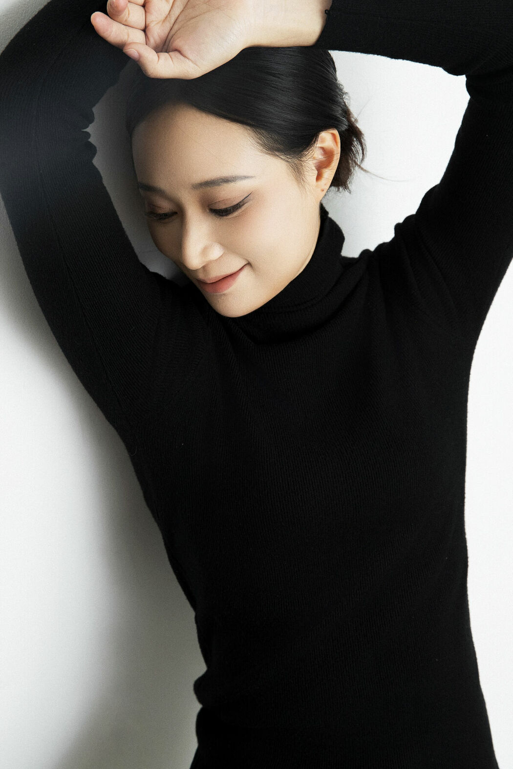 YiTuYu艺图语 Vol.8805 Yi Ming (25P)