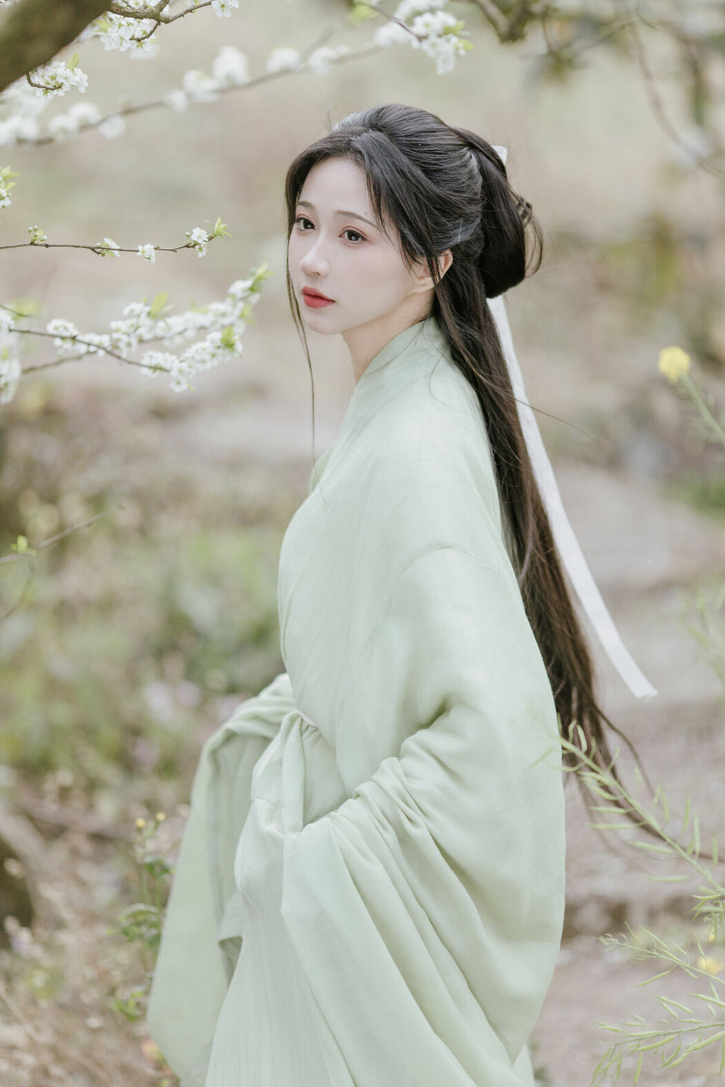 YiTuYu艺图语 Vol.8817 Qi Luo Sheng De Xiao Su Su (21P)