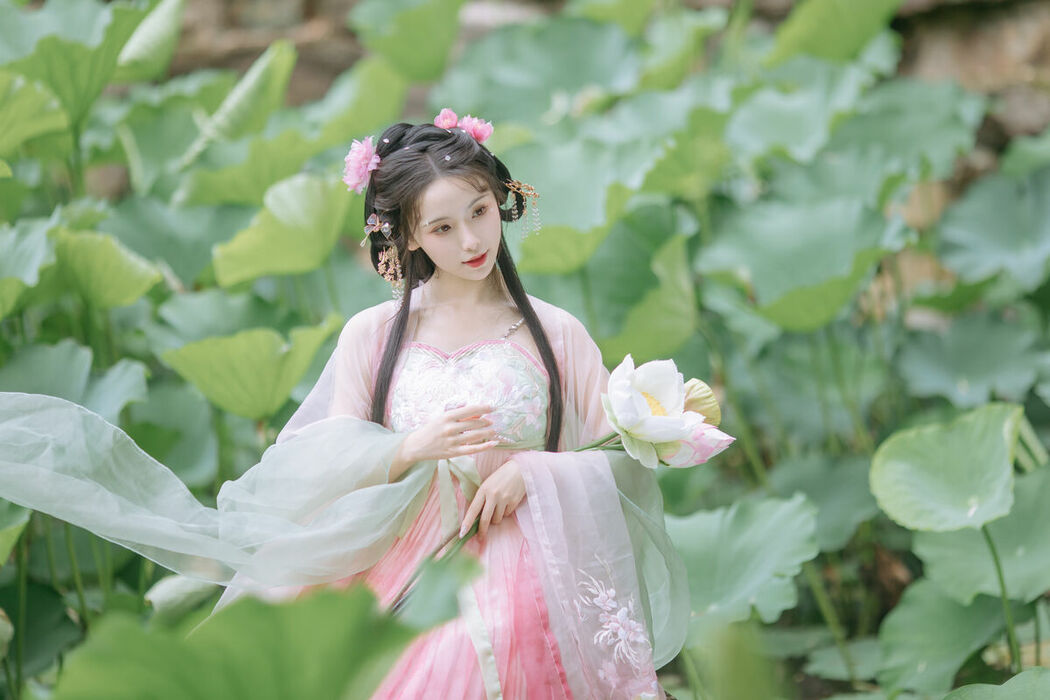 YiTuYu艺图语 Vol.8804 Yi Ming (21P)