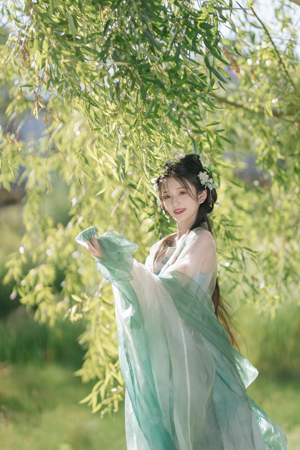 YiTuYu艺图语 Vol.8823 Chi Yan Zai Zhe Li (22P)