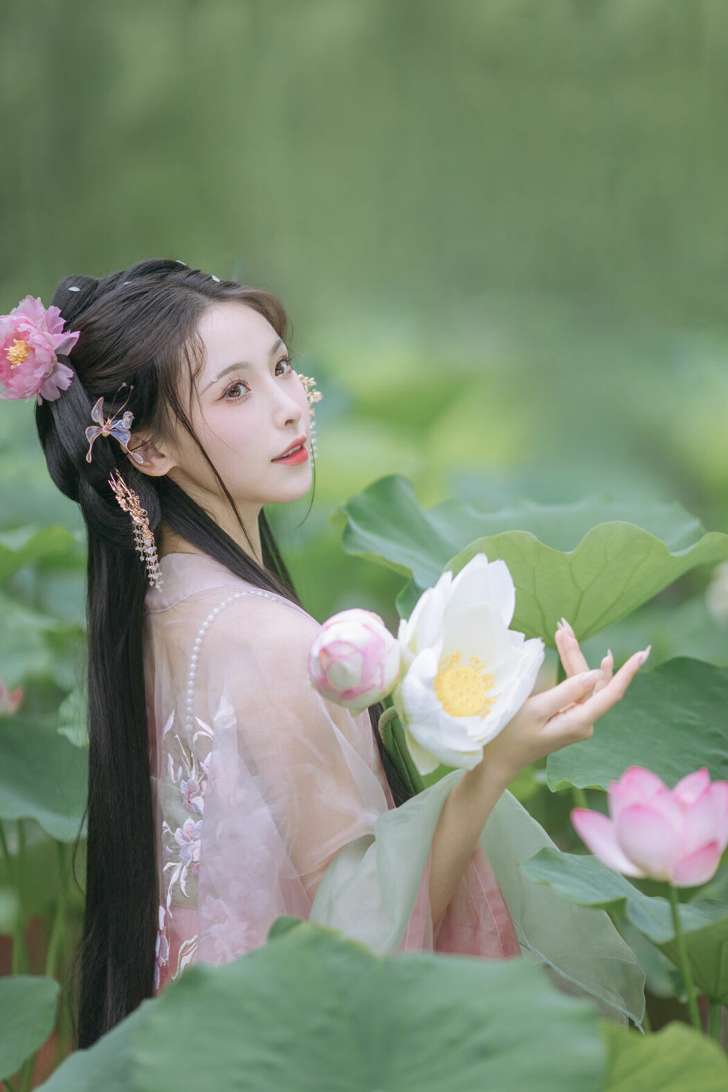 YiTuYu艺图语 Vol.8804 Yi Ming (21P)