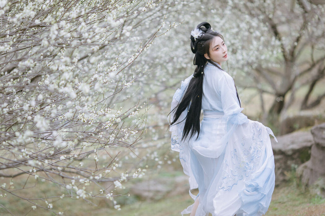 YiTuYu艺图语 Vol.8811 Wu Qiao Bu Cheng Hu (20P)