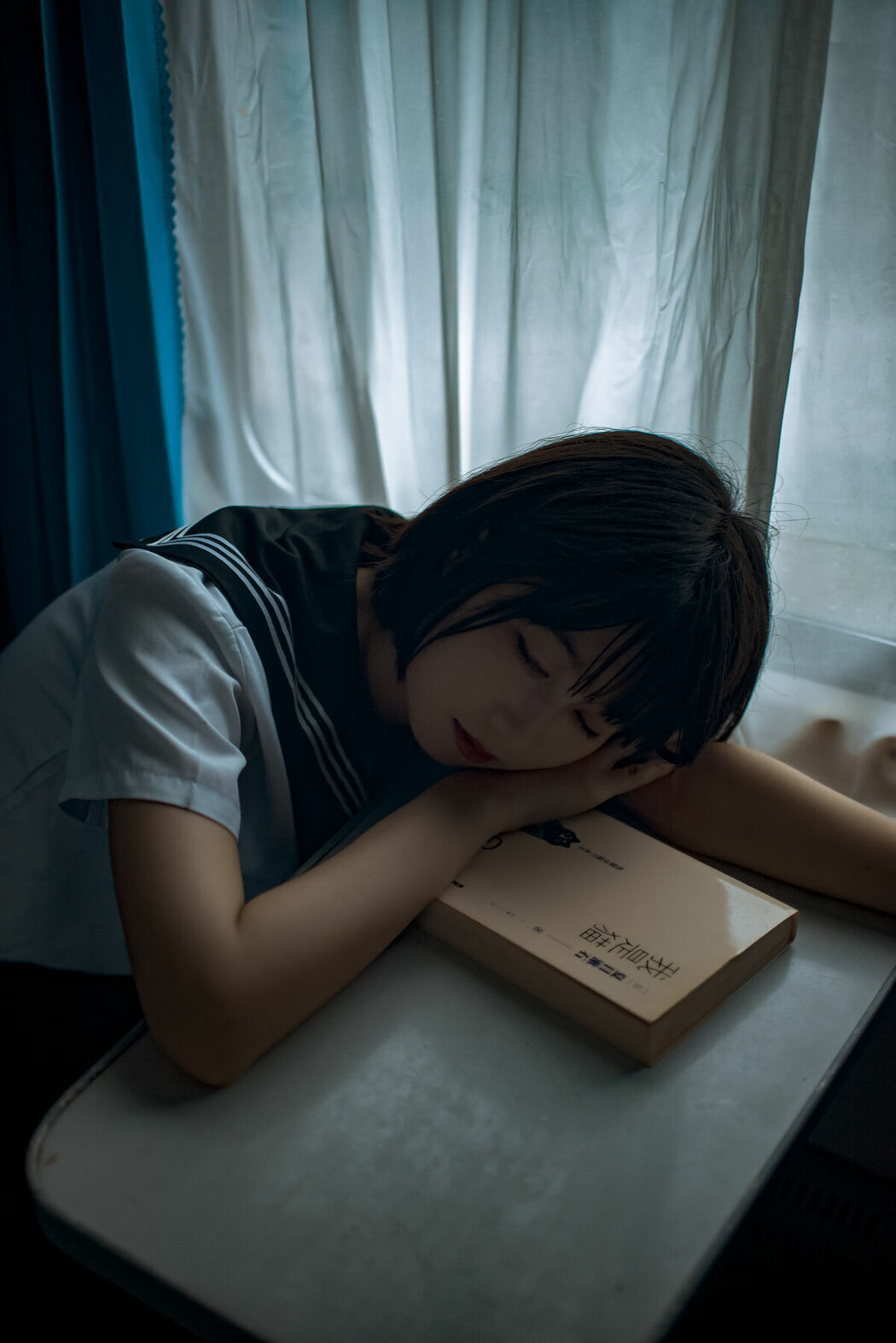 YiTuYu艺图语 Vol.8803 Yi Ming (37P)