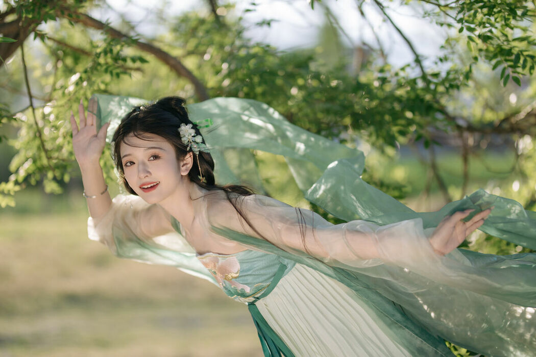 YiTuYu艺图语 Vol.8823 Chi Yan Zai Zhe Li (22P)