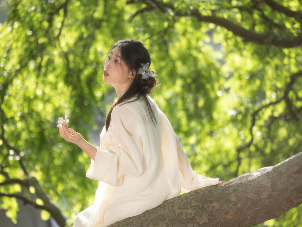 YiTuYu艺图语 Vol.8828 Qiu Qiu (21P)