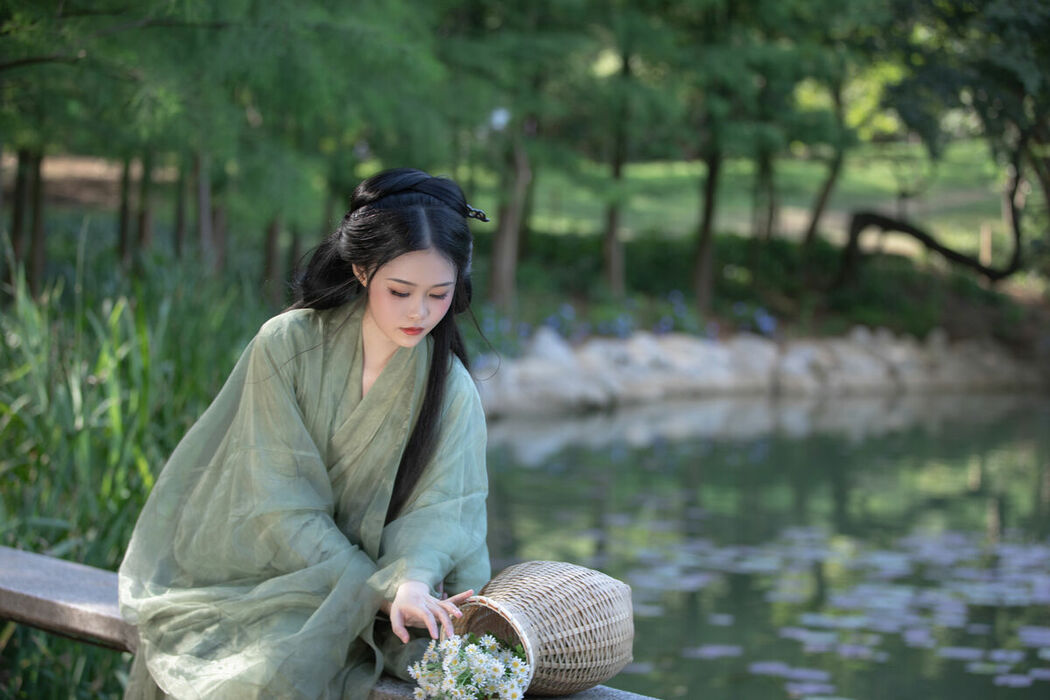 YiTuYu艺图语 Vol.8832 Yi Ming (36P)