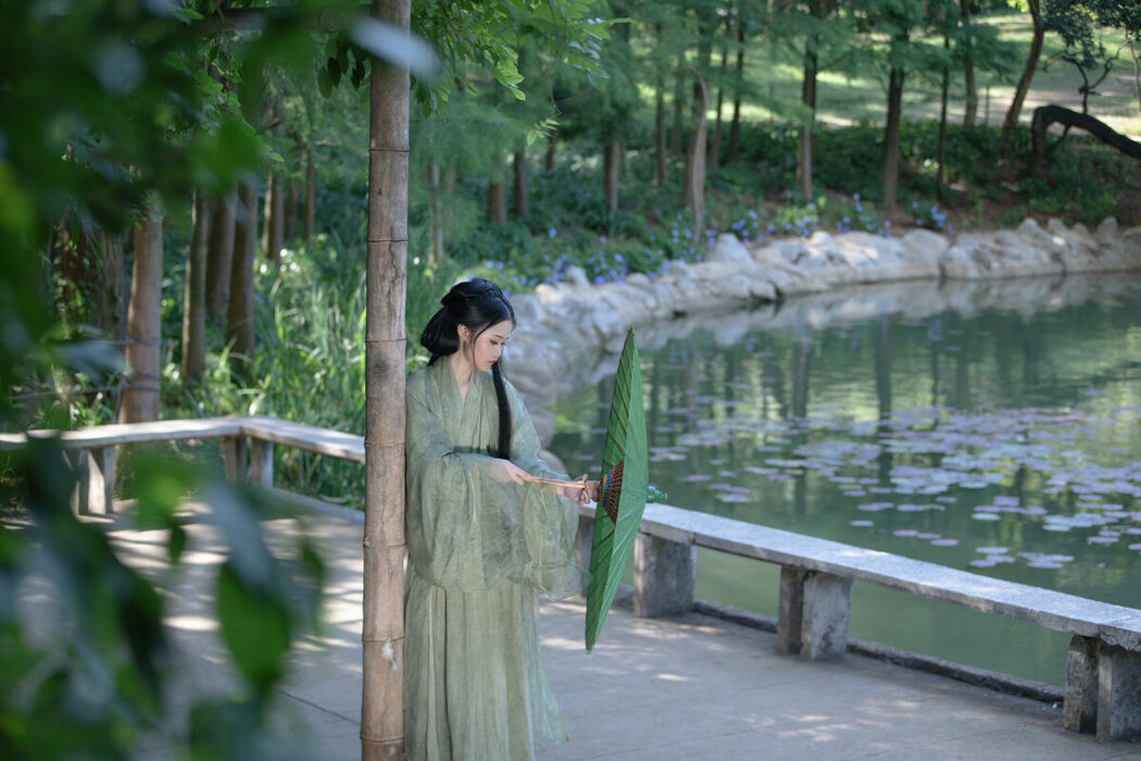 YiTuYu艺图语 Vol.8832 Yi Ming (36P)