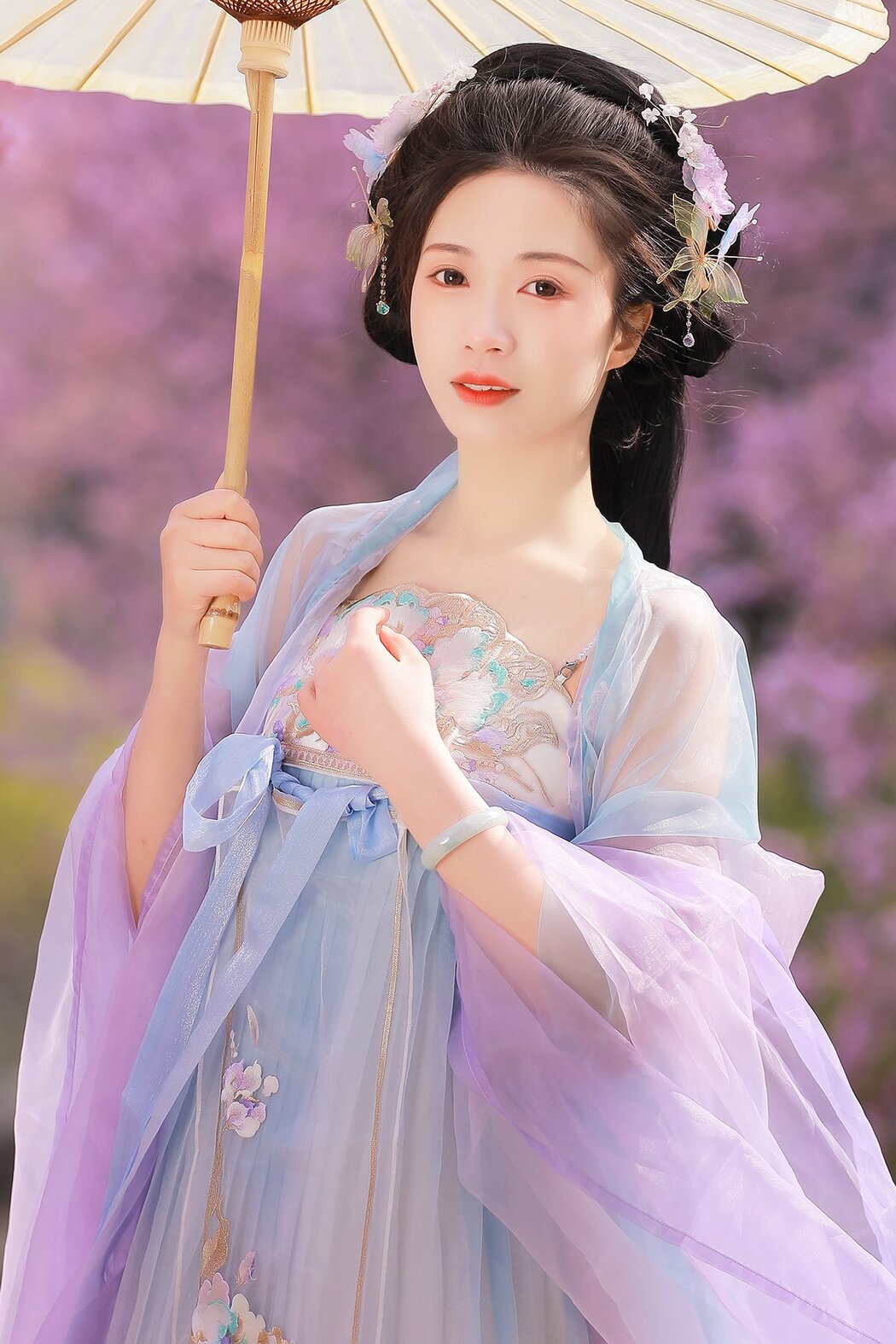 YiTuYu艺图语 Vol.8837 Hua Zhuang Shi Tian (23P) Cover Photo