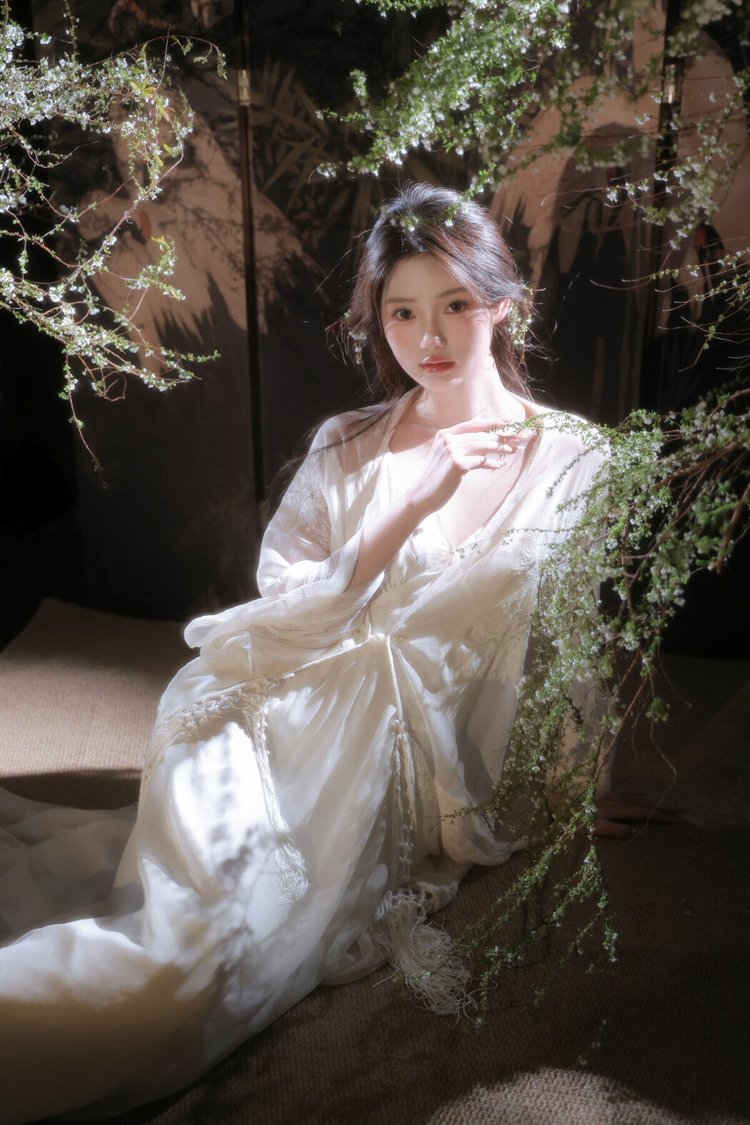 YiTuYu艺图语 Vol.8827 Jia Yi (15P)