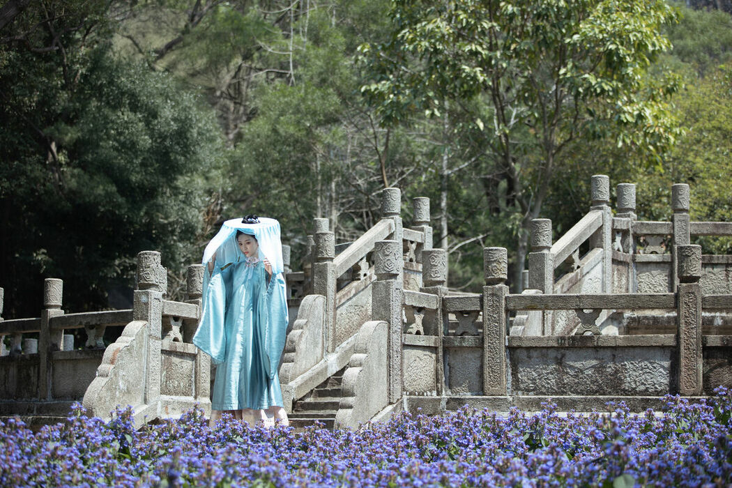 YiTuYu艺图语 Vol.8831 Zhi Zhi Qi (30P)