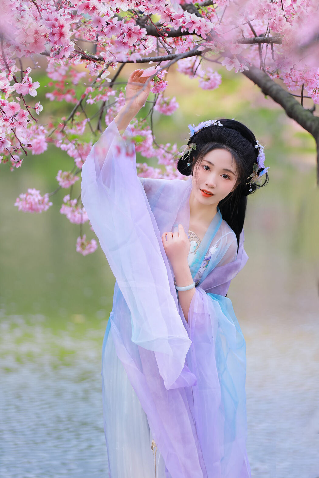 YiTuYu艺图语 Vol.8837 Hua Zhuang Shi Tian (23P)