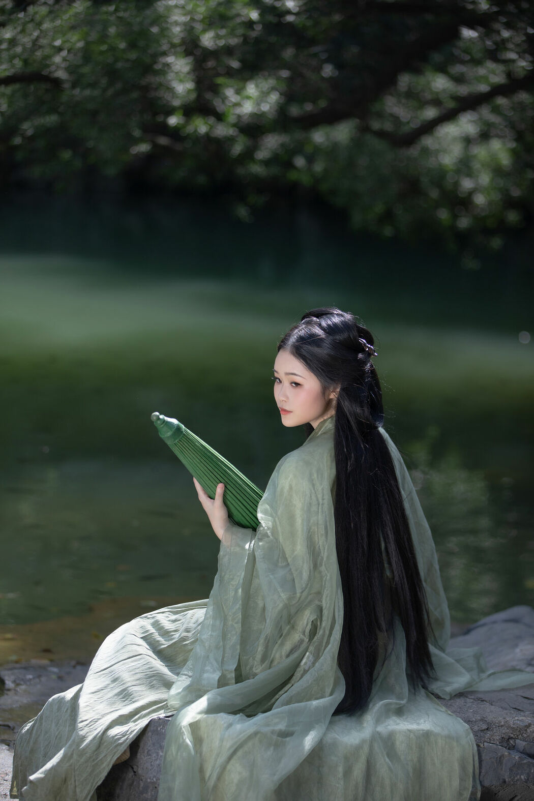 YiTuYu艺图语 Vol.8832 Yi Ming (36P)