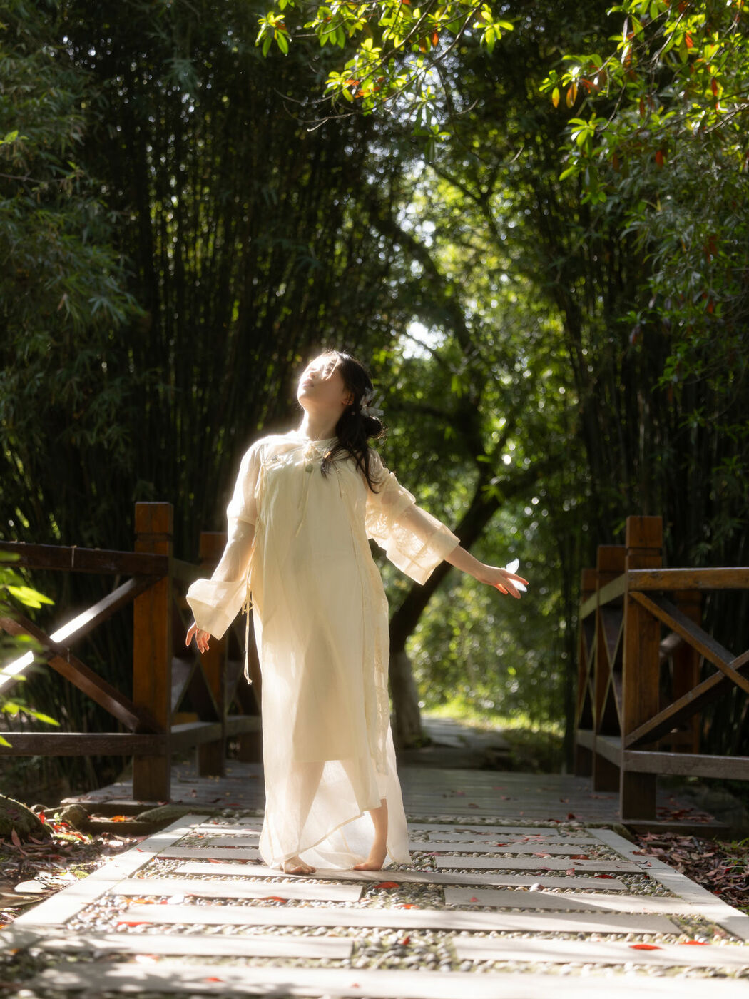 YiTuYu艺图语 Vol.8828 Qiu Qiu (21P)