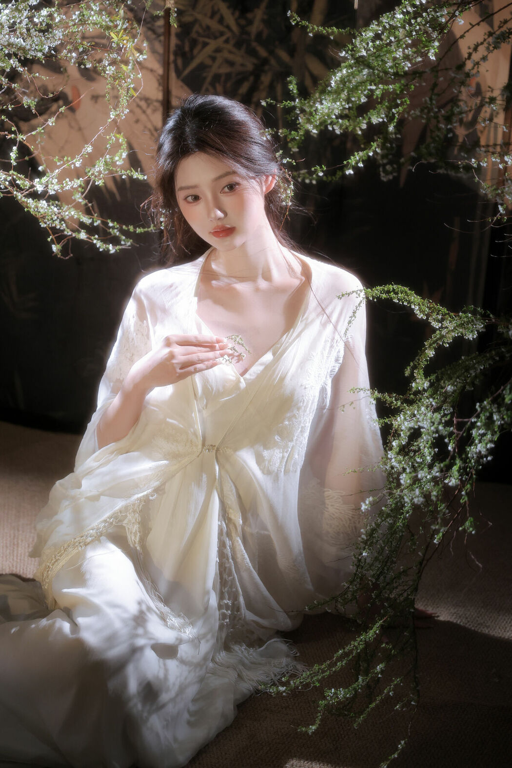 YiTuYu艺图语 Vol.8827 Jia Yi (15P)