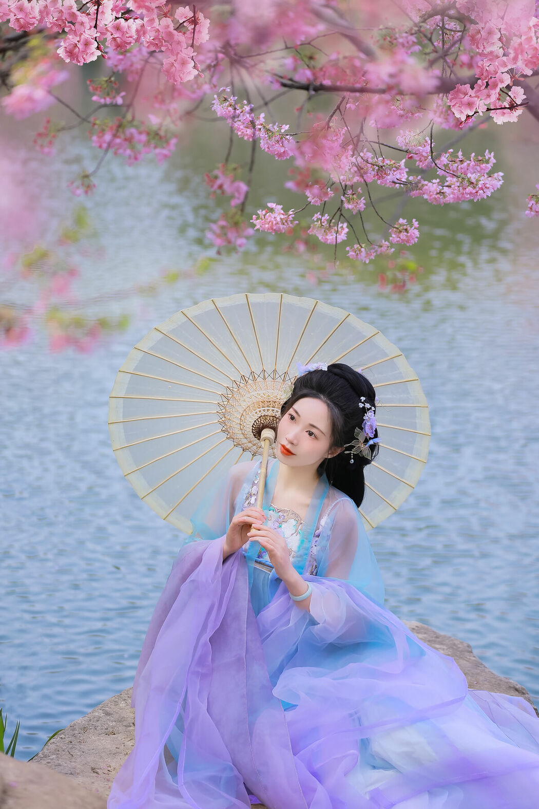 YiTuYu艺图语 Vol.8837 Hua Zhuang Shi Tian (23P)