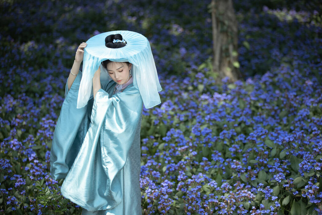 YiTuYu艺图语 Vol.8831 Zhi Zhi Qi (30P)